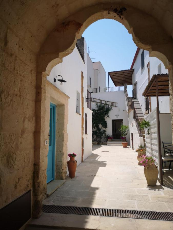 La Corte Dei Colori Spongano Exteriör bild